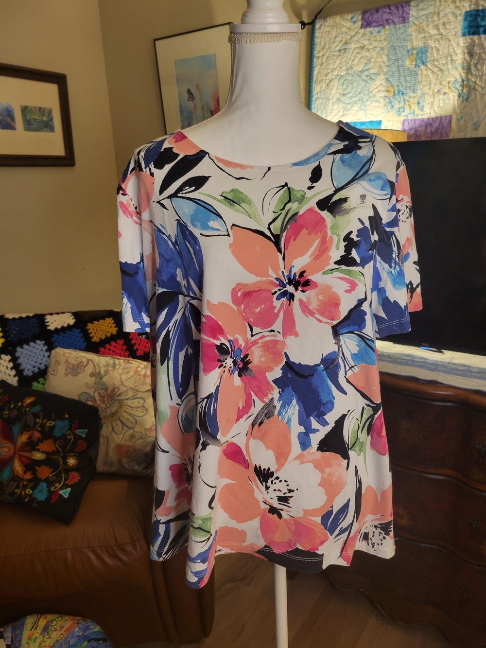 Alfred Dunner Floral Scoop Neck Tunic in White, Pink & Blue